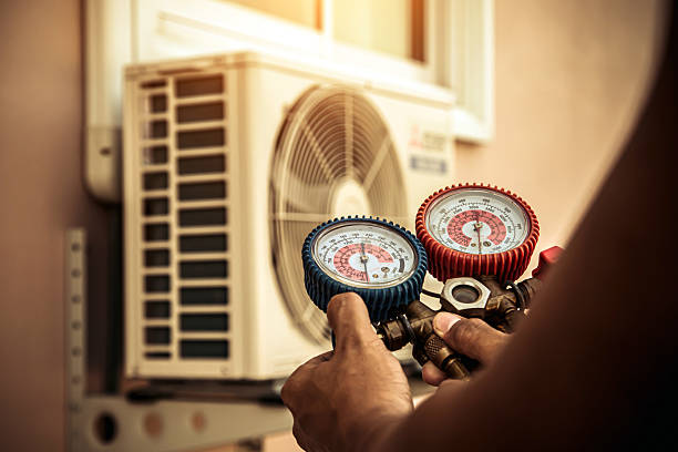 Professional Hvac technician working in Mathis, TX